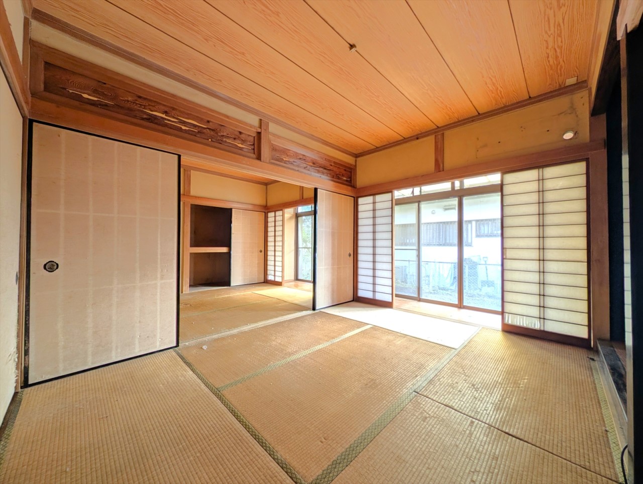 趣のある1F西側の和室。のんびりごろごろ寛げます♪※リフォーム前の写真です(2025.10月撮影)