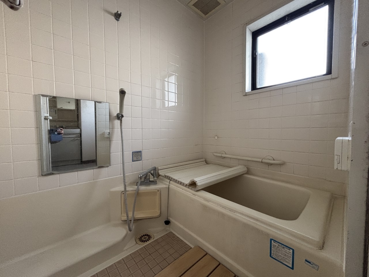 【浴室】外の光を感じる窓付き浴室♪(2026年2月撮影)