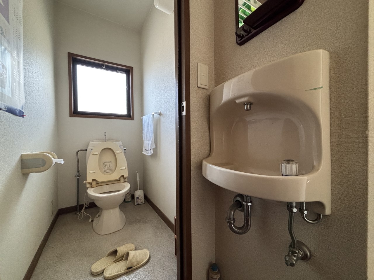 【2Fトイレ】トイレを出るとすぐに手洗い場があります!(2026年2月撮影)