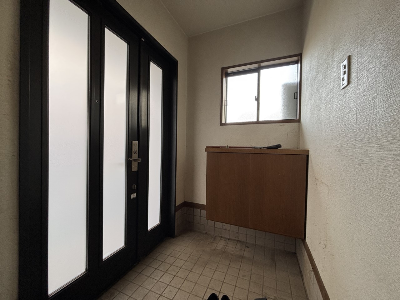 【玄関】靴の脱ぎ履きがしやすい広めの玄関です♪(2026年2月撮影)