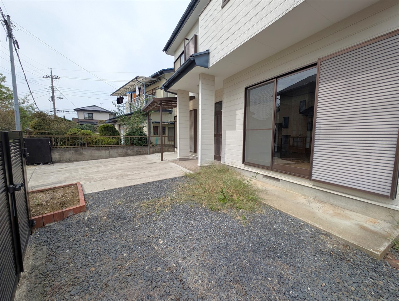 【庭】お庭はBBQやプールなどが楽しめる十分なスペースがあります!(2025年10月撮影)※リフォーム前写真