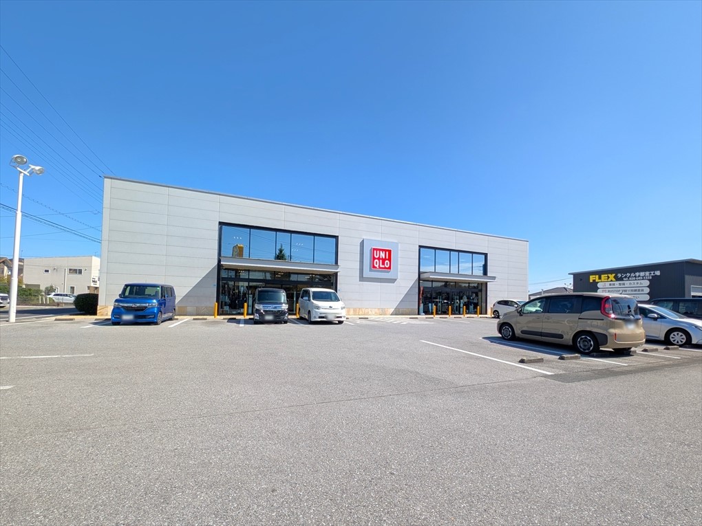 ユニクロ鶴田店(400m)-