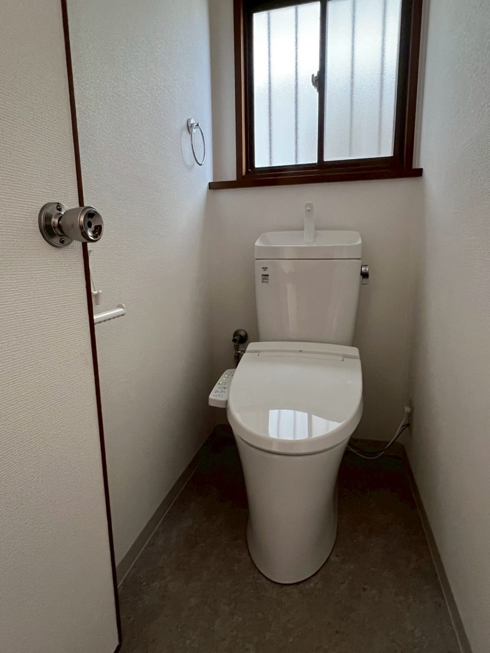 【トイレ】温水洗浄便座付きの新しいトイレになりました♪※リフォーム後の写真です。(2026.1月撮影)