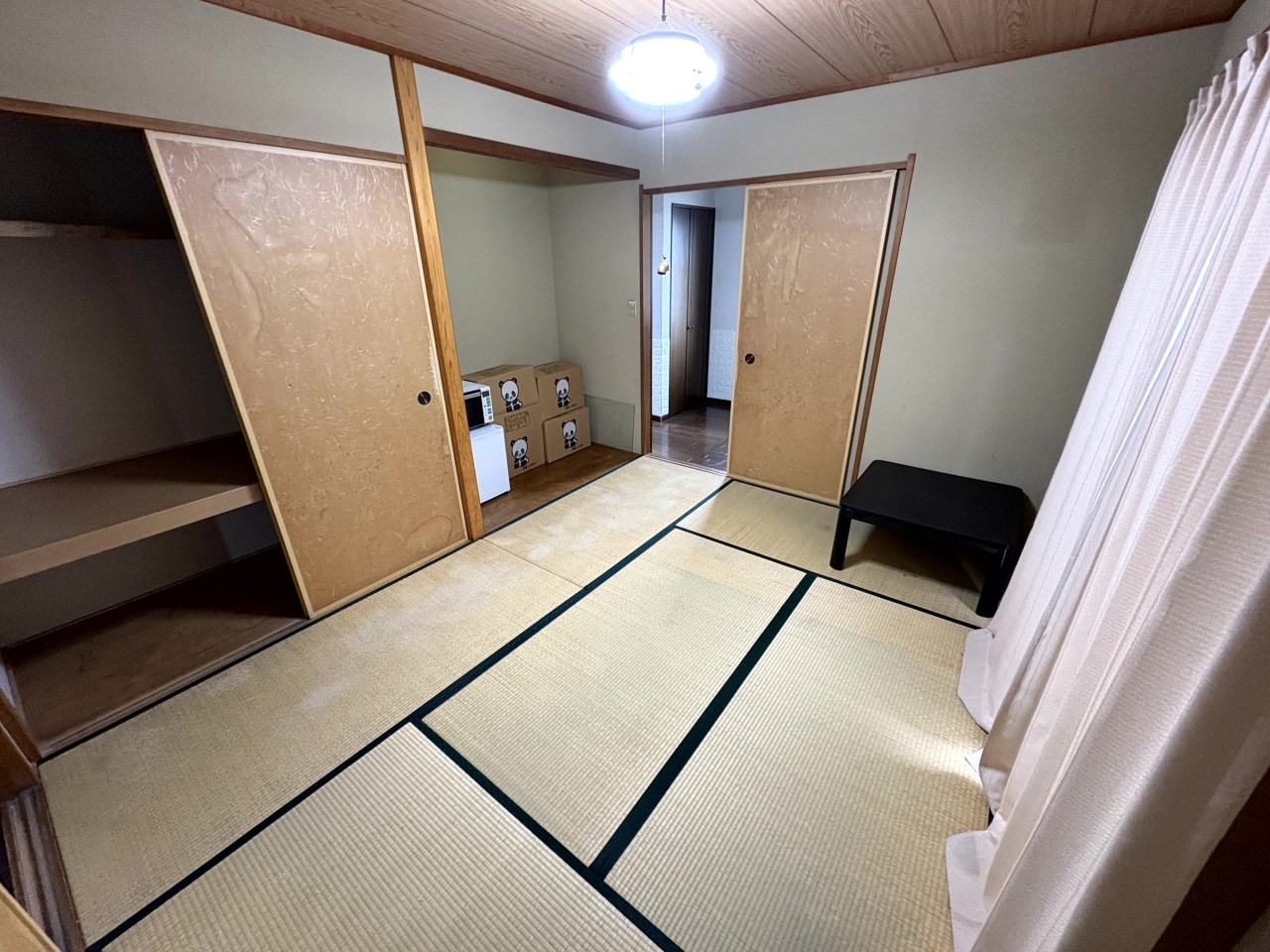 大容量の押入れと床の間が付いた6帖の和室スペース♪※現況販売となります(2025.10月撮影)