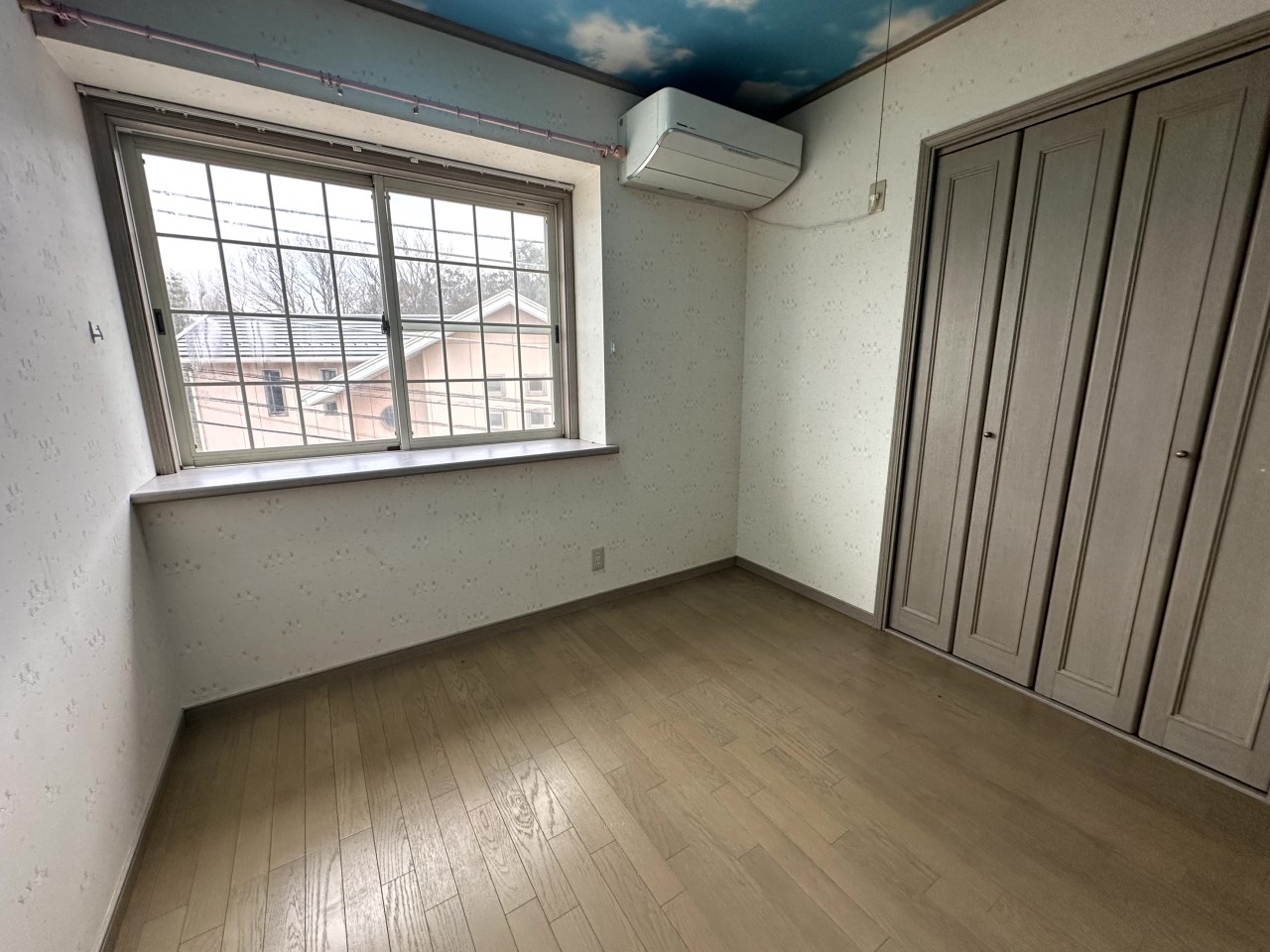 【4.5帖洋室】収納付きでデスク周りもスッキリ片付きます♪※2026年2月撮影