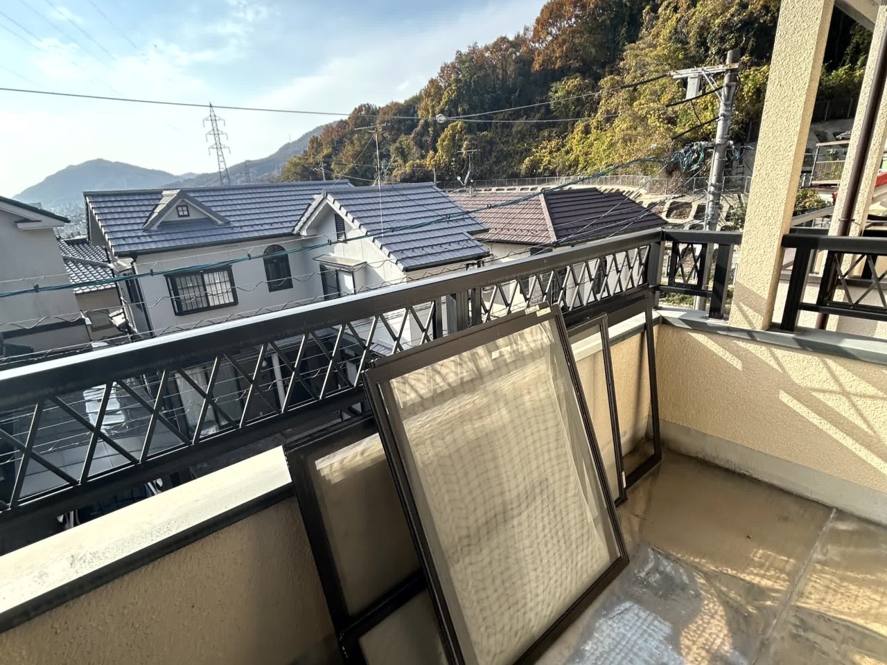 【バルコニー】※リフォーム前の写真です。(2026年3月撮影)洗濯物がたっぷり干せるバルコニー♪