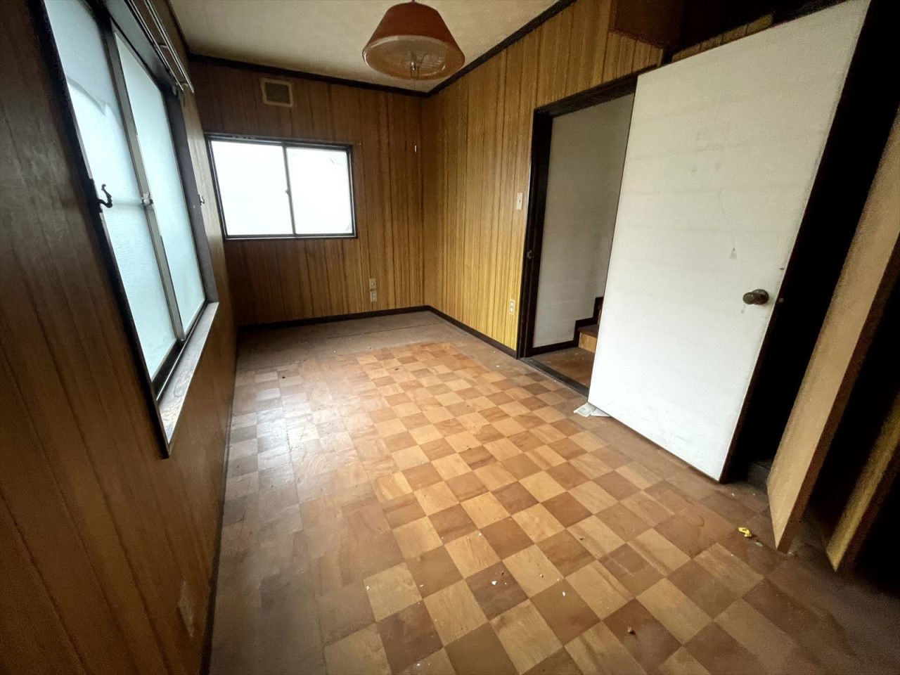 【2F洋室】※現況販売となります。(2026年3月撮影)木のぬくもりを感じる内装デザインです♪