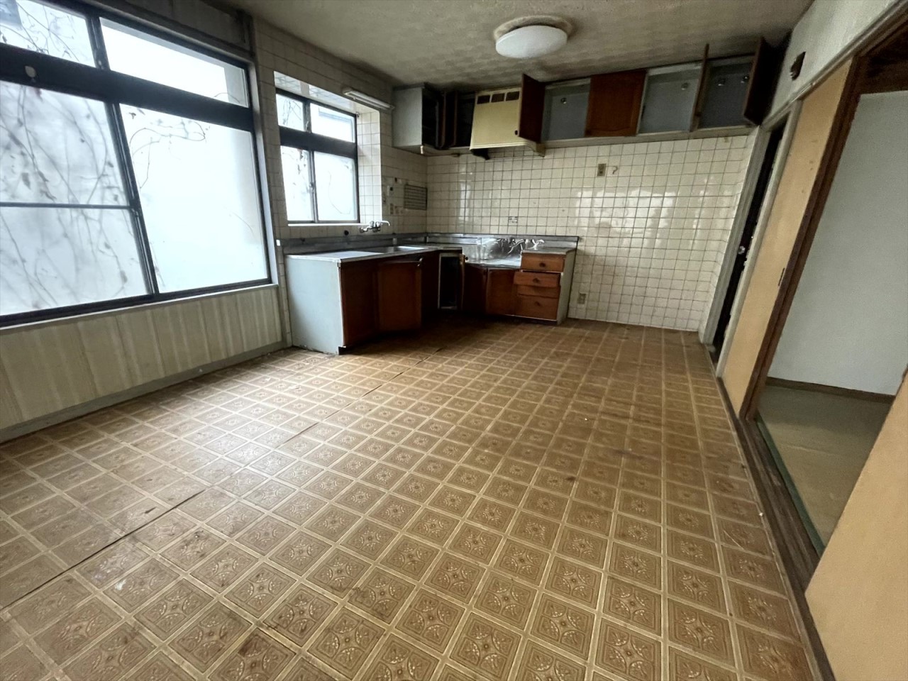 【DK】※現況販売となります。(2026年3月撮影)9.2帖のダイニングキッチン♪