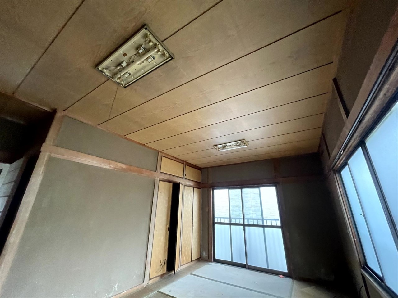 【2F和室】※現況販売となります。(2026年3月撮影)木のぬくもりを感じる空間です♪