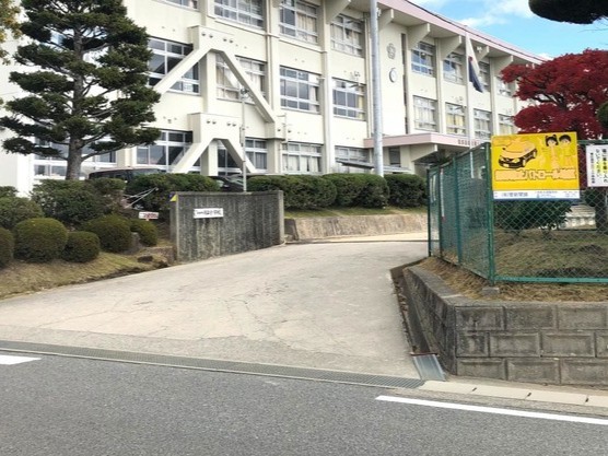 川上小学校(3800m)-