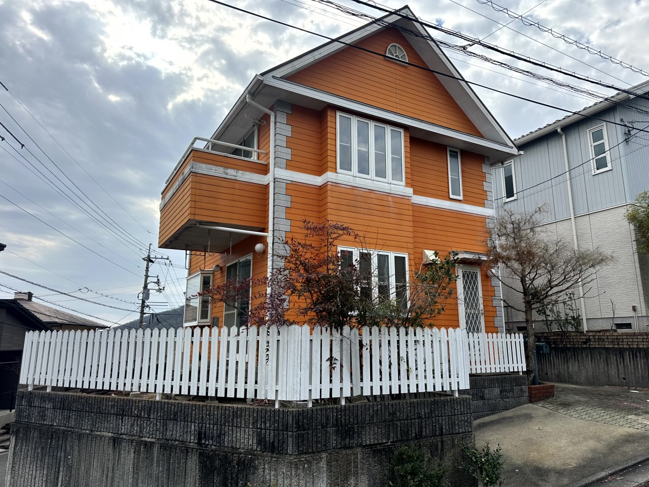 【外観】2台分の駐車スペースで駐車も楽々♪※2026年2月撮影