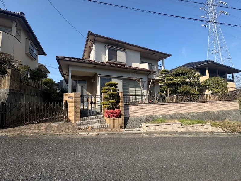 【外観】※現況販売となります。(2026年3月撮影)重厚感のある外観デザイン♪