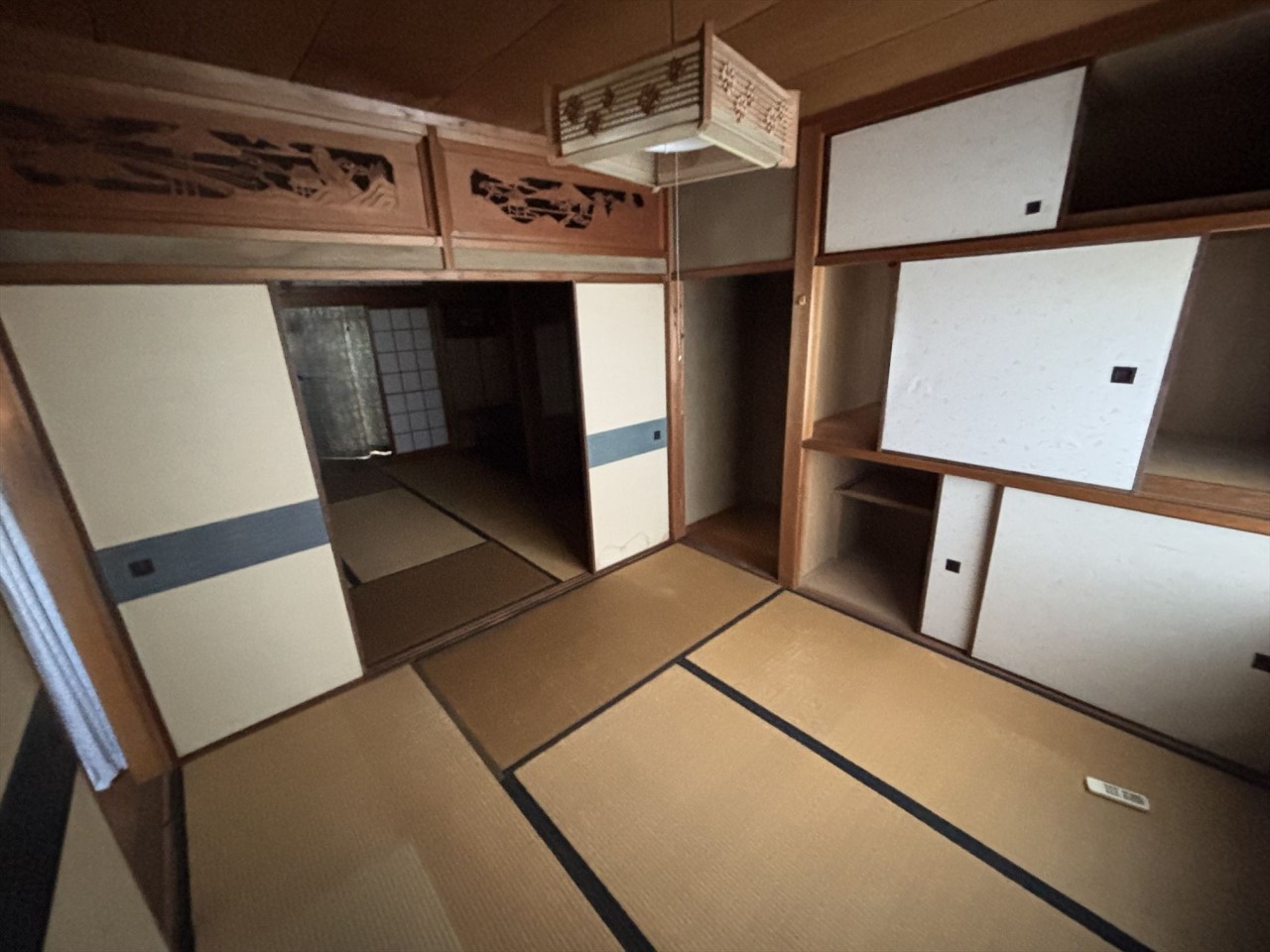 《1F和室》押し入れには来客用の布団や座布団をすっきり収納できます。