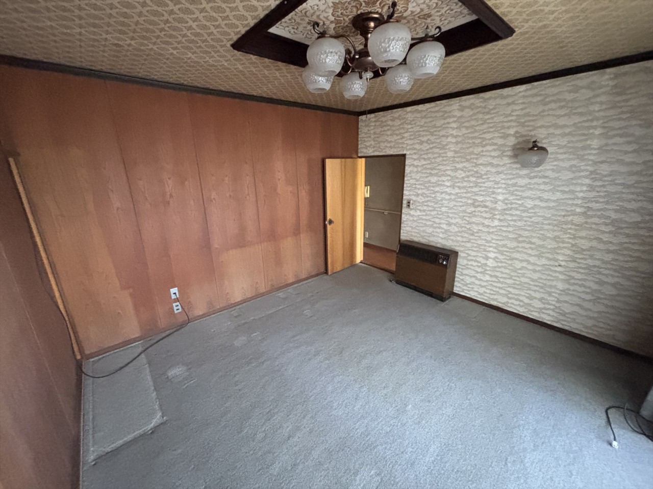 《1F洋室》寝室にピッタリの洋室です♪※リフォーム前写真(2025年10月撮影)