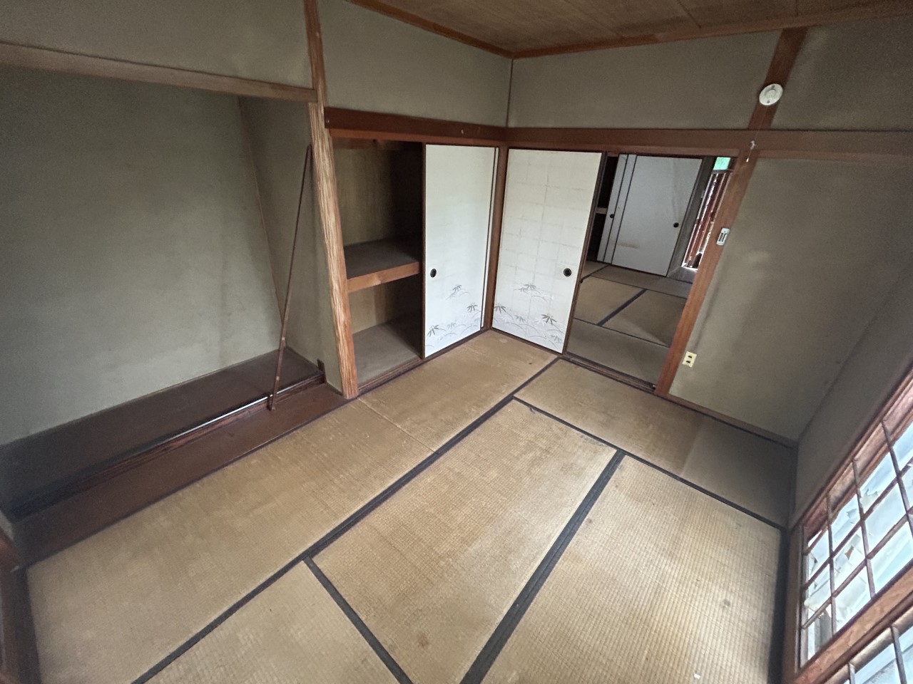 《1F和室》広々とした和室はお昼寝するのに最適♪(2025年10月撮影)※リフォーム前写真
