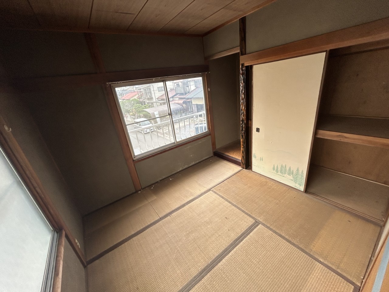 《2F和室》日当たりが良いのでお洗濯ものを干すスペースとしても大活躍!(2025年10月撮影)※リフォーム前写真