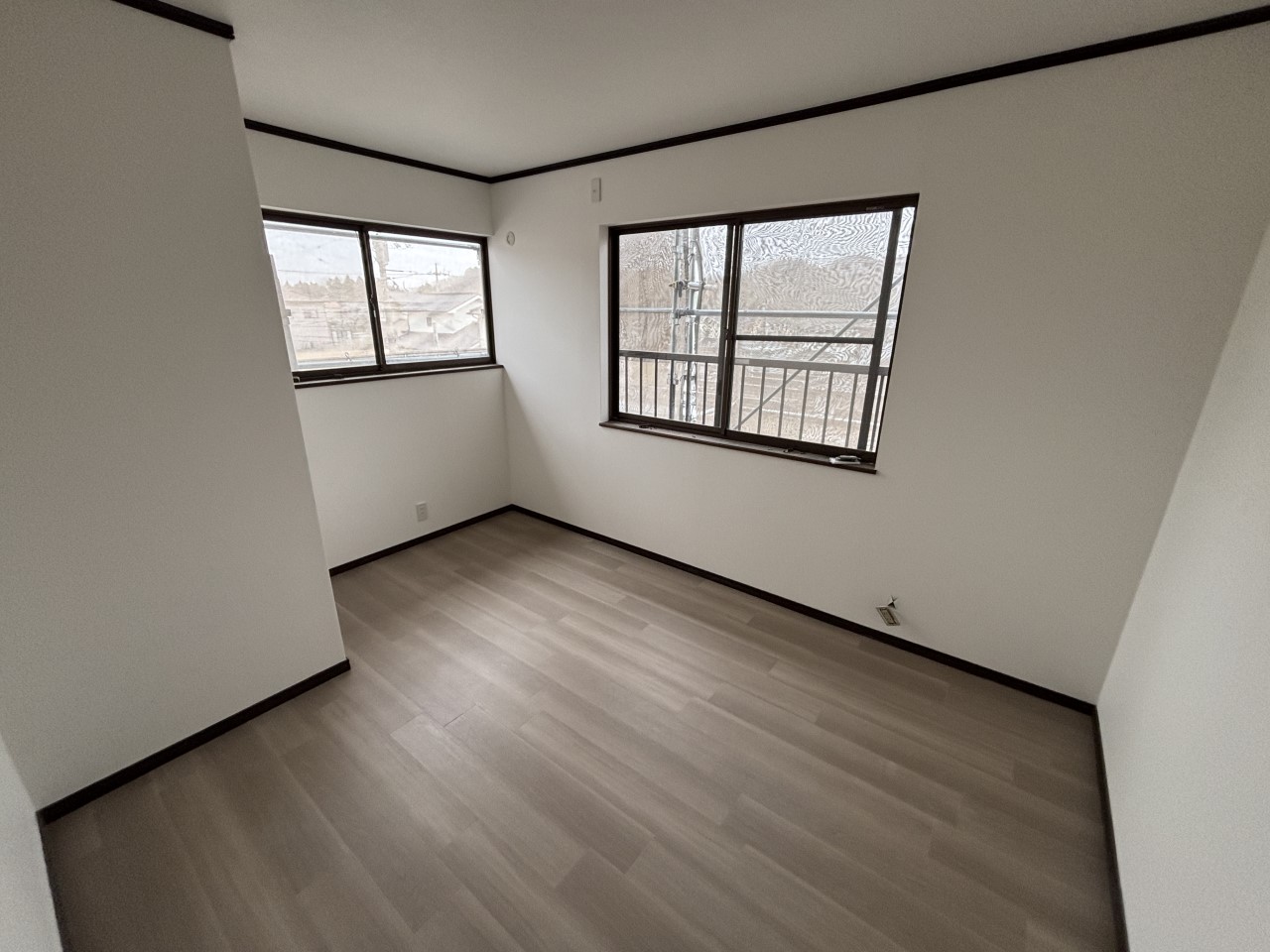 【リフォーム中:洋室】日当たりの良いお部屋です!※2026年3月撮影