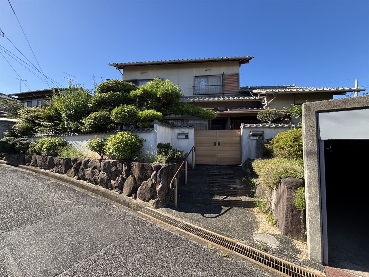 《外観写真》当日対応可能!お気軽にお問い合わせください♪※リフォーム前写真(2025年10月撮影)