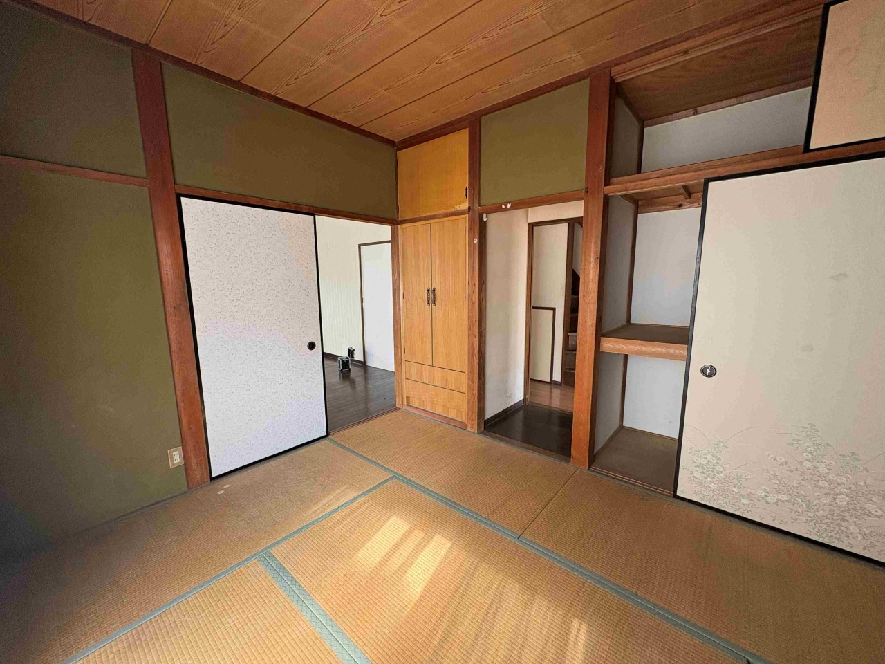 【和室】押入にはお布団うや季節ものが収納できます♪