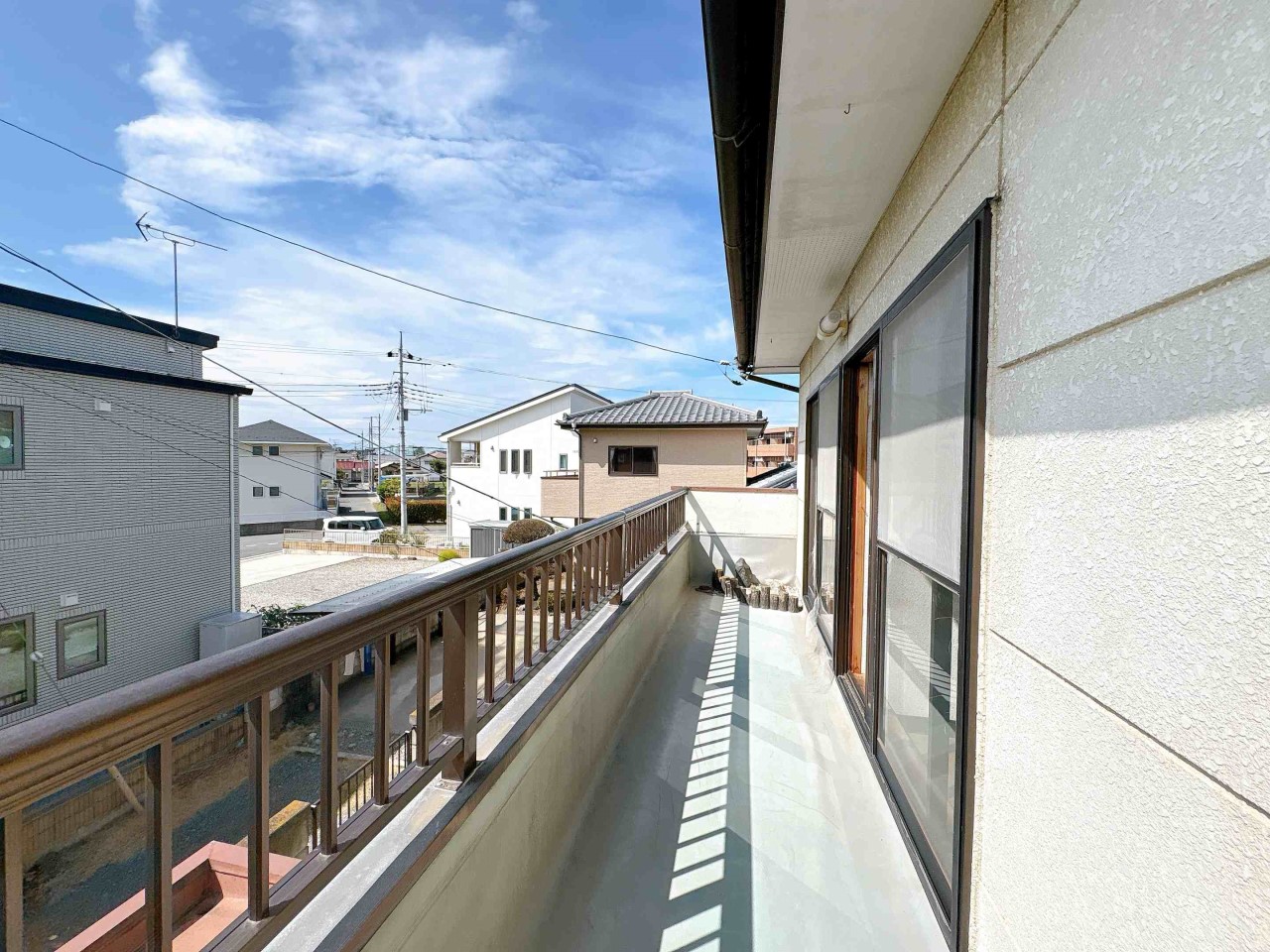 【バルコニー】広々としているので、お布団がたくさん干せます♪