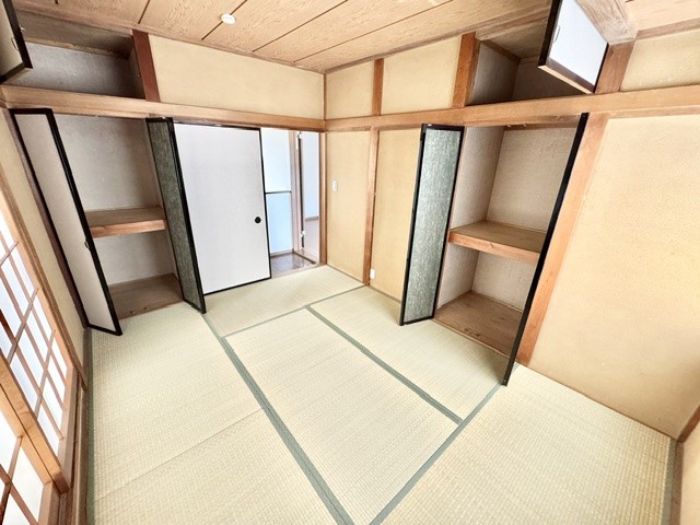◆2階和室(リフォーム後)|押入れも付いていて収納にも困りません。