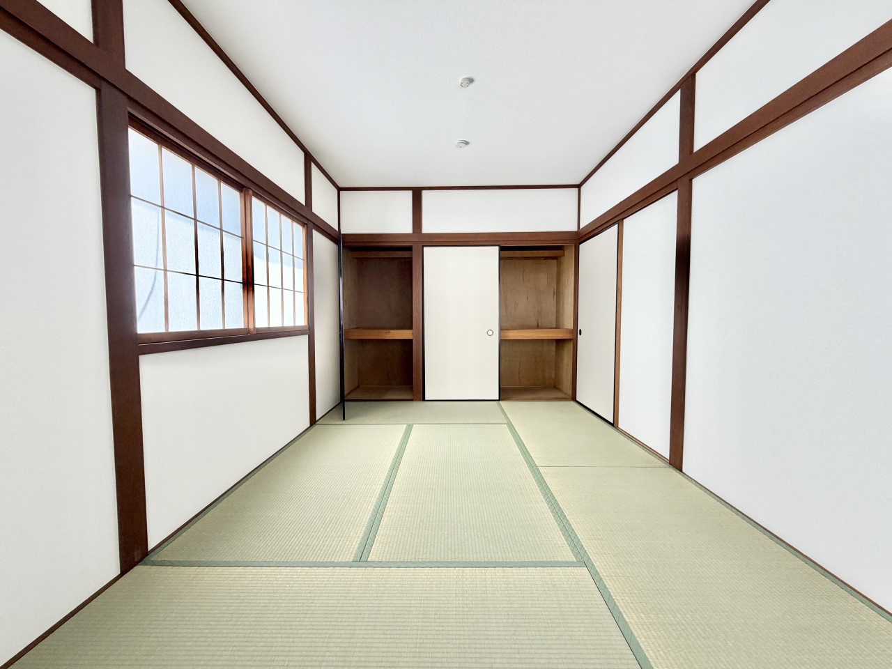 ◆2階和室(リフォーム後)|新品の畳の香りに癒されます♪
