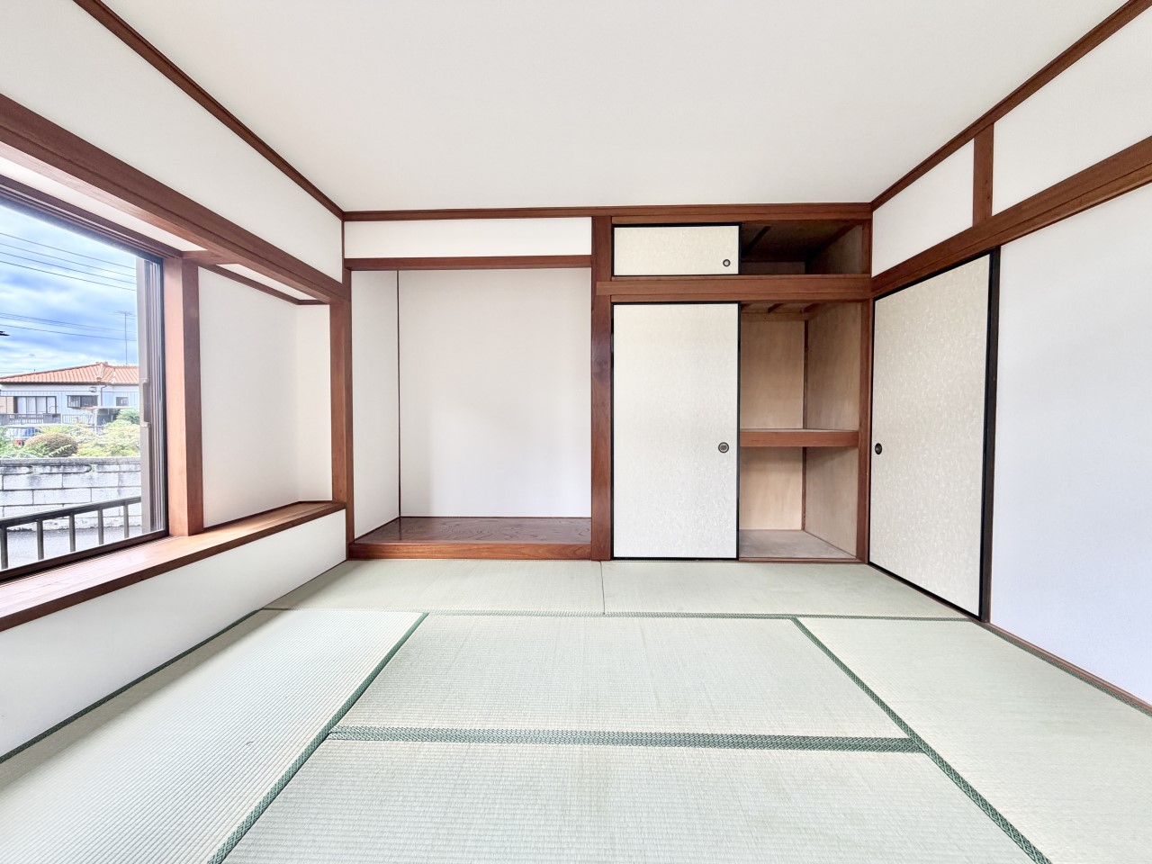 ◆1階和室(リフォーム後)|足を伸ばしてくつろげる落ち着きのある空間です。