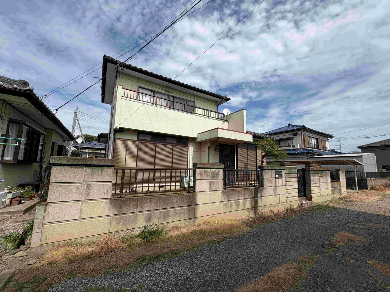 スーパーやコンビニまで徒歩圏内です♪