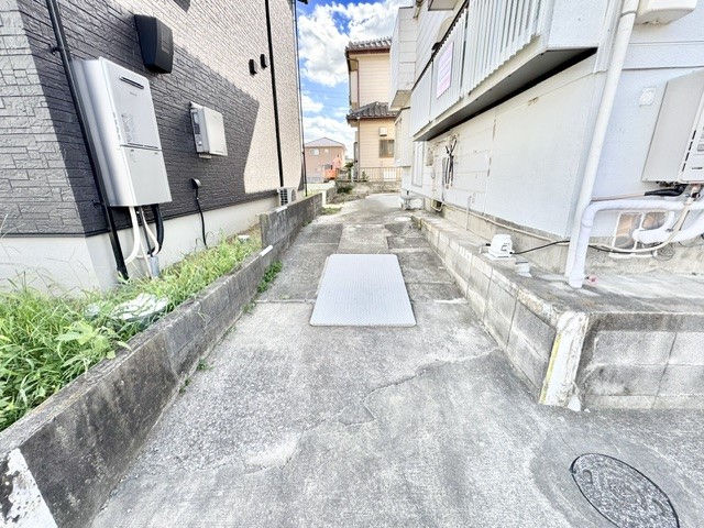 ◆駐車場(リフォーム後)|閑静な住宅地に立地しています!