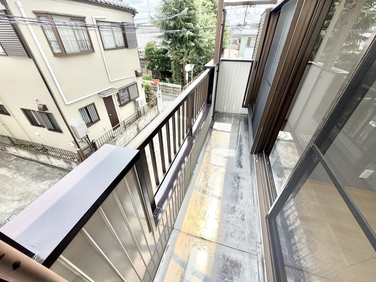 ◆バルコニー(リフォーム後)|広々としているので、お布団がたくさん干せます♪