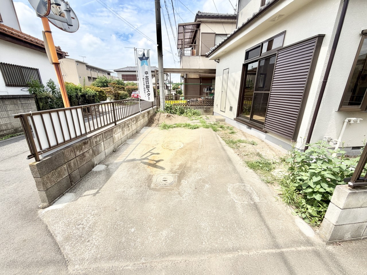 ◆駐車場(リフォーム後)|閑静な住宅地に立地しています!