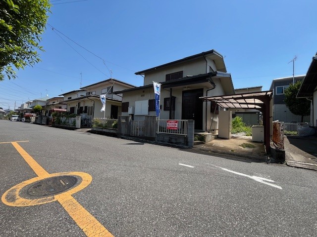 【外観】接道の幅員は約6mのため、駐車も楽々です♪
