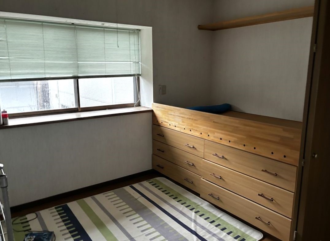 ◆2階洋室|書斎やワークスペースとしても活用できる、多用途な洋室です