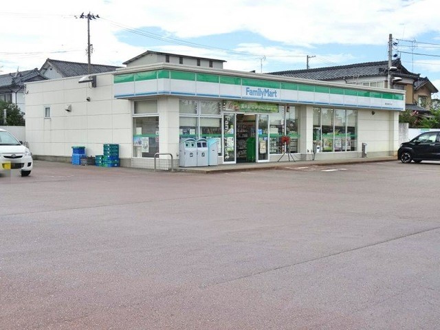 ファミリーマート新津本町四丁目店(763m)-
