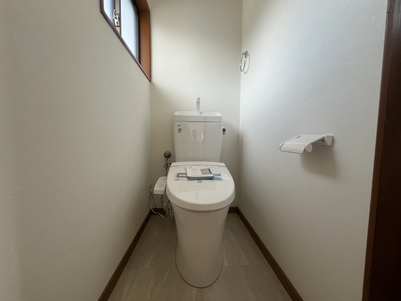 【2Fトイレ】※リフォーム後の写真です。(2026年4月撮影)2階にもトイレがついてます♪