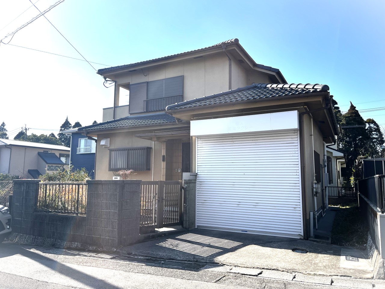 【外観】※リフォーム前の写真です。(2026年2月撮影)駐車場は拡張予定です♪