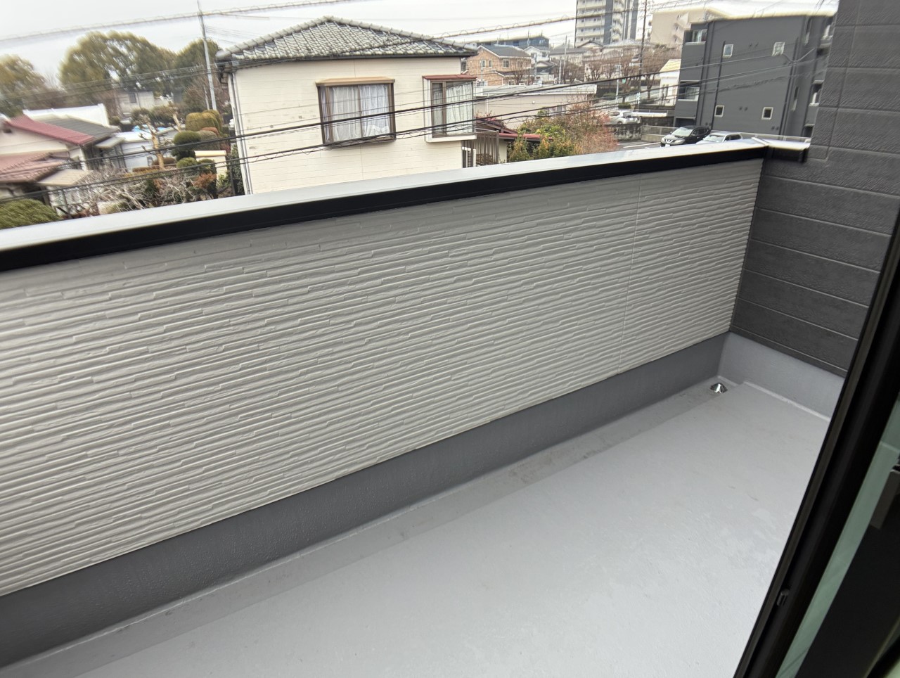 【南西側バルコニー】南西向きで日当たり良好♪お洗濯も捗る広々バルコニーが魅力※2026年2月撮影