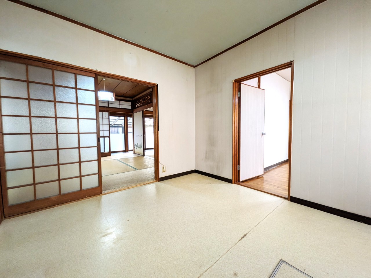 【ダイニングキッチン】6帖あるのでリビングとしても使えます(2026年2月撮影)