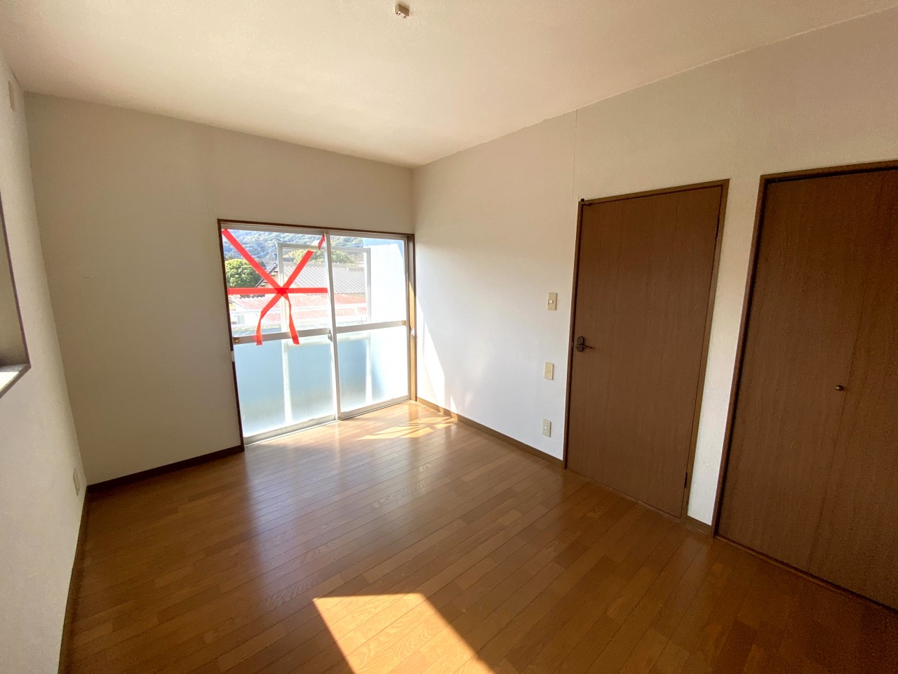 【2F東側洋室6帖】広々とした洋室は寝室にぴったり(2026年3月撮影)