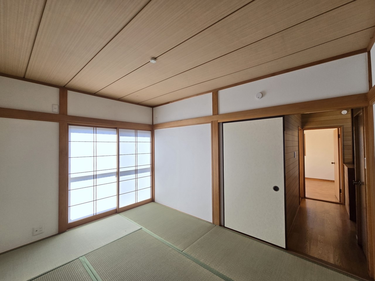 ◆2階和室6帖(リフォーム後)|2階の居室も日当たり良好◎