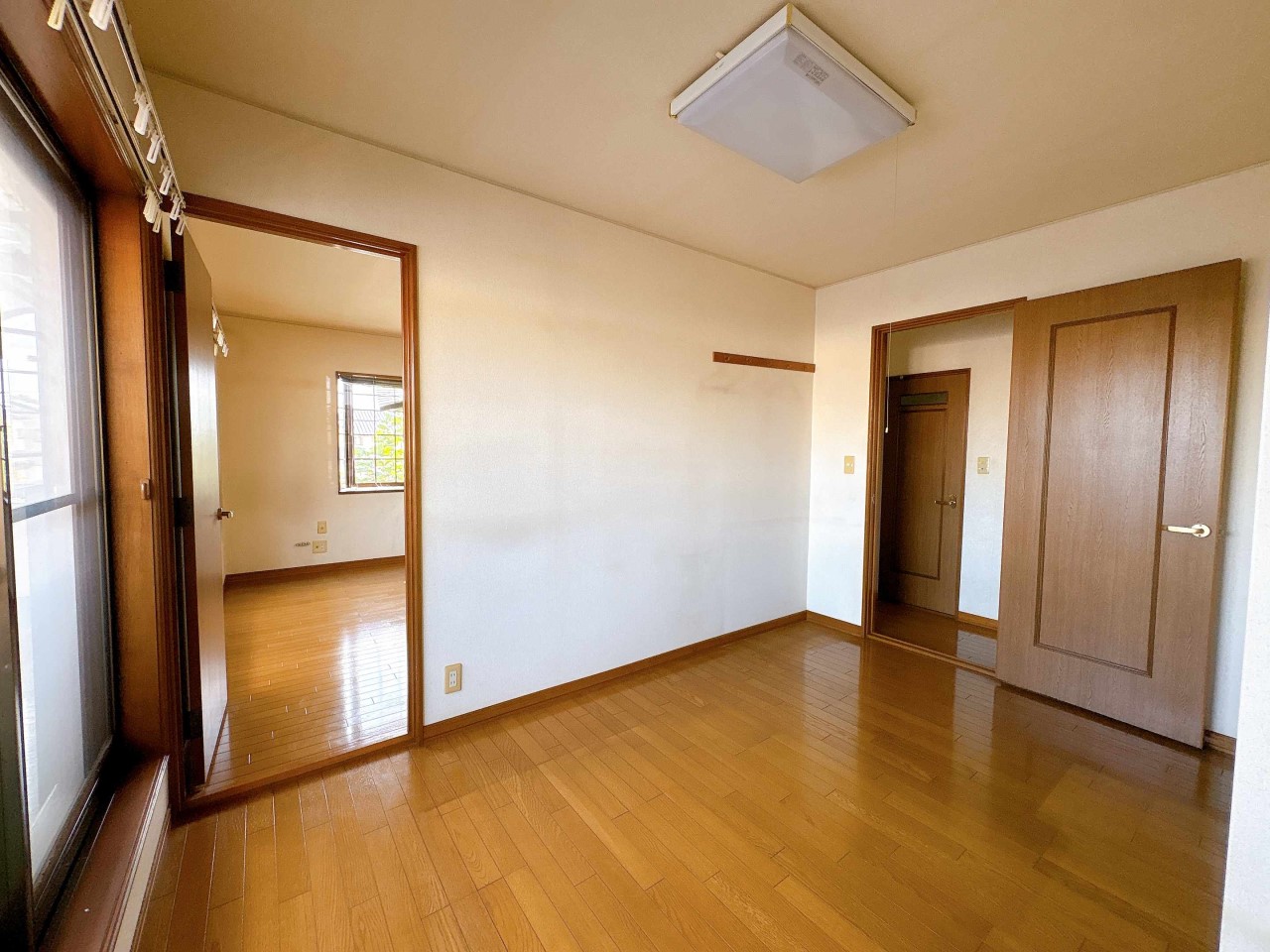 洋室(5.5畳)|明るく清潔感のある洋室は、寝室や子ども部屋にぴったりです