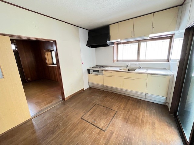 ◆キッチン|大容量の収納付きで、大きなお鍋やお皿も収納しやすいです♪(2026年3月撮影)