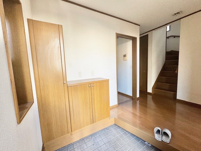 ◆玄関|シューズボックス付きで、玄関まわりもすっきりと整理できます。(2026年3月撮影)