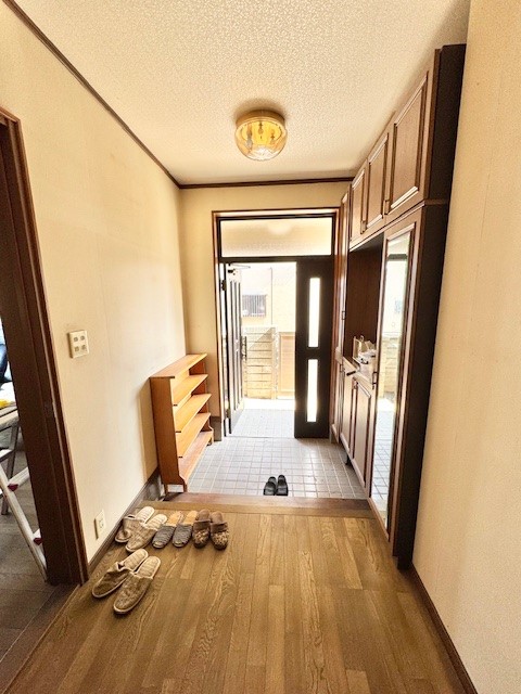 【玄関】毎日の出入りがスムーズな、ゆとりある玄関スペース♪※2026年3月撮影