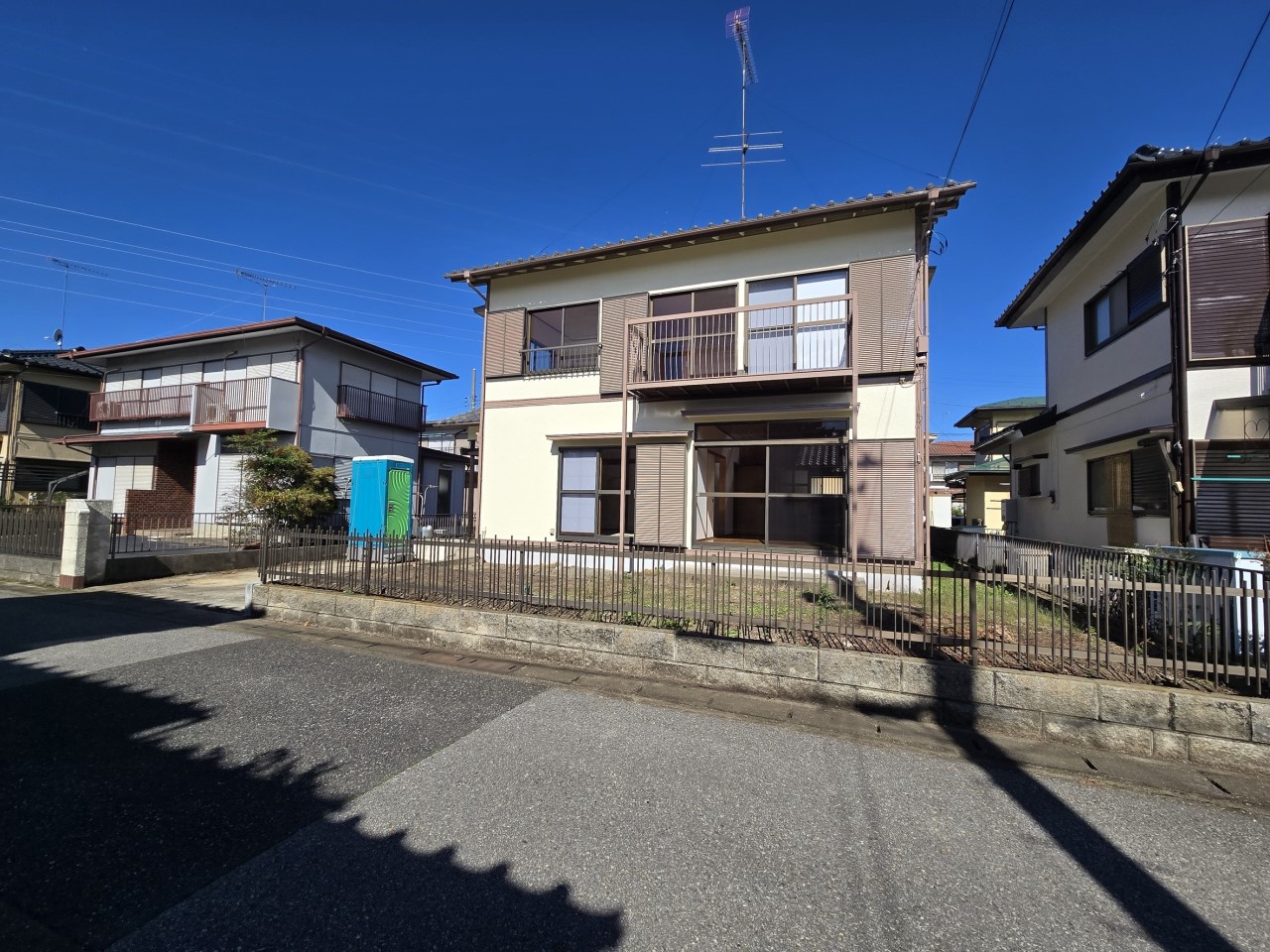 ◆外観(リフォーム後)|前面道路6m!南道路で日当たり良好です♪