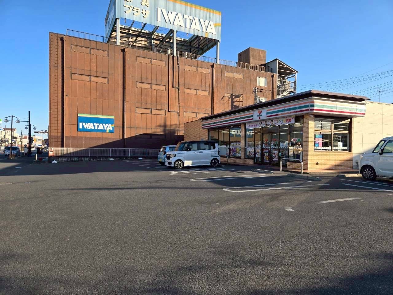 セブンイレブン館林本町店(300m)-