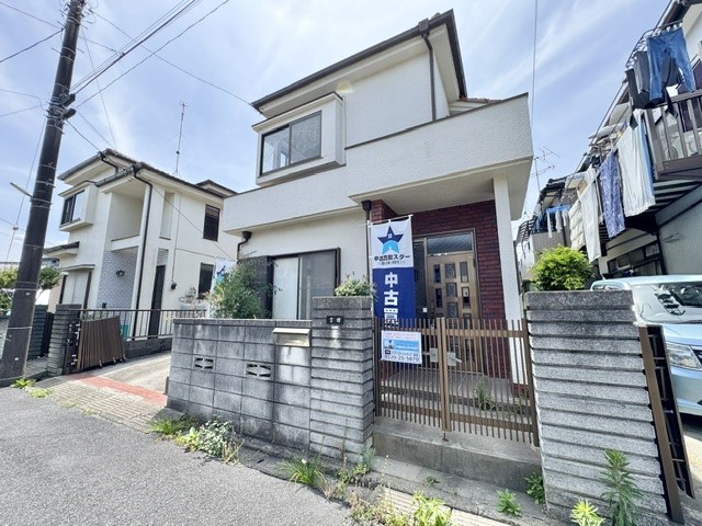 ◆外観|落ち着いた住宅街の一角に位置し、静かな暮らしを求める方におすすめです