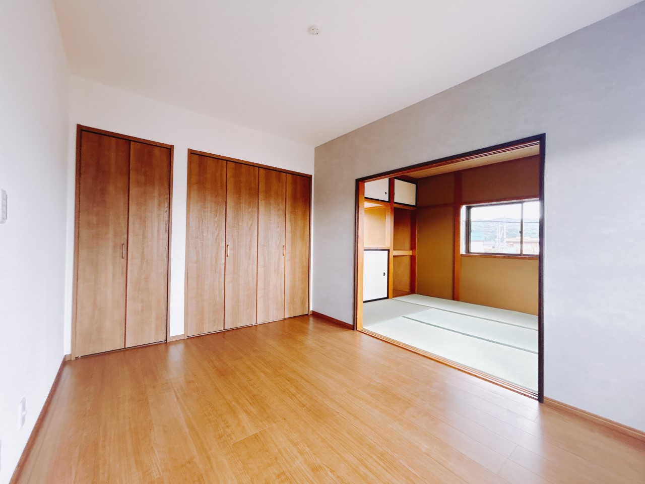 リフォーム完了(令和7年9月)明るく清潔感のある洋室は、寝室や子ども部屋にぴったりです