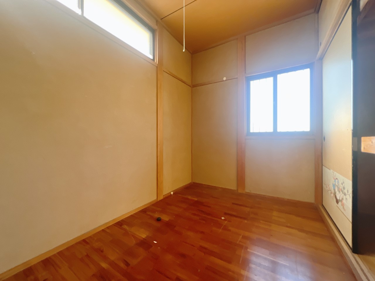 家族のお洋服や荷物をしまえるファミリークローゼット(納戸)付き♪