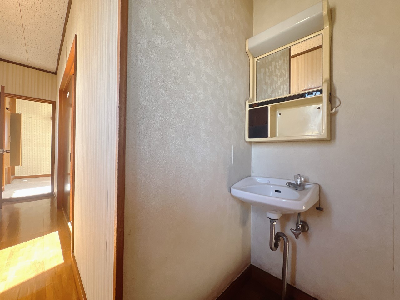 2階廊下にも水栓があるので加湿器の水補充に役立ちます♪